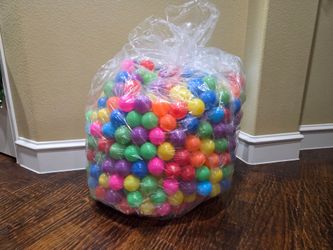 Ball Pit Balls +550