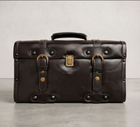 TIMELESS TREASURE CHEST - GORGEOUS WOOD & LEATHER DETAILING! VINTAGE STYLE | 13.5” X 8” X 9” |
