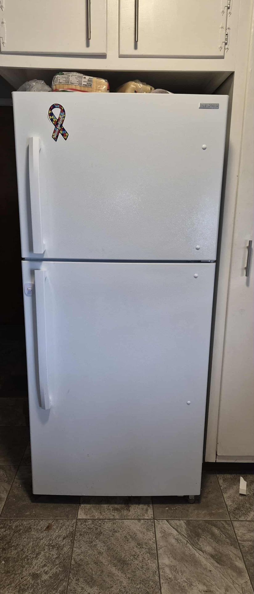 Insignia - 18 Cu. Ft