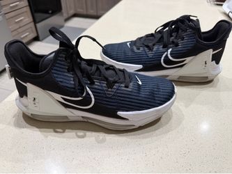 Nike  sneakers size 11.5
