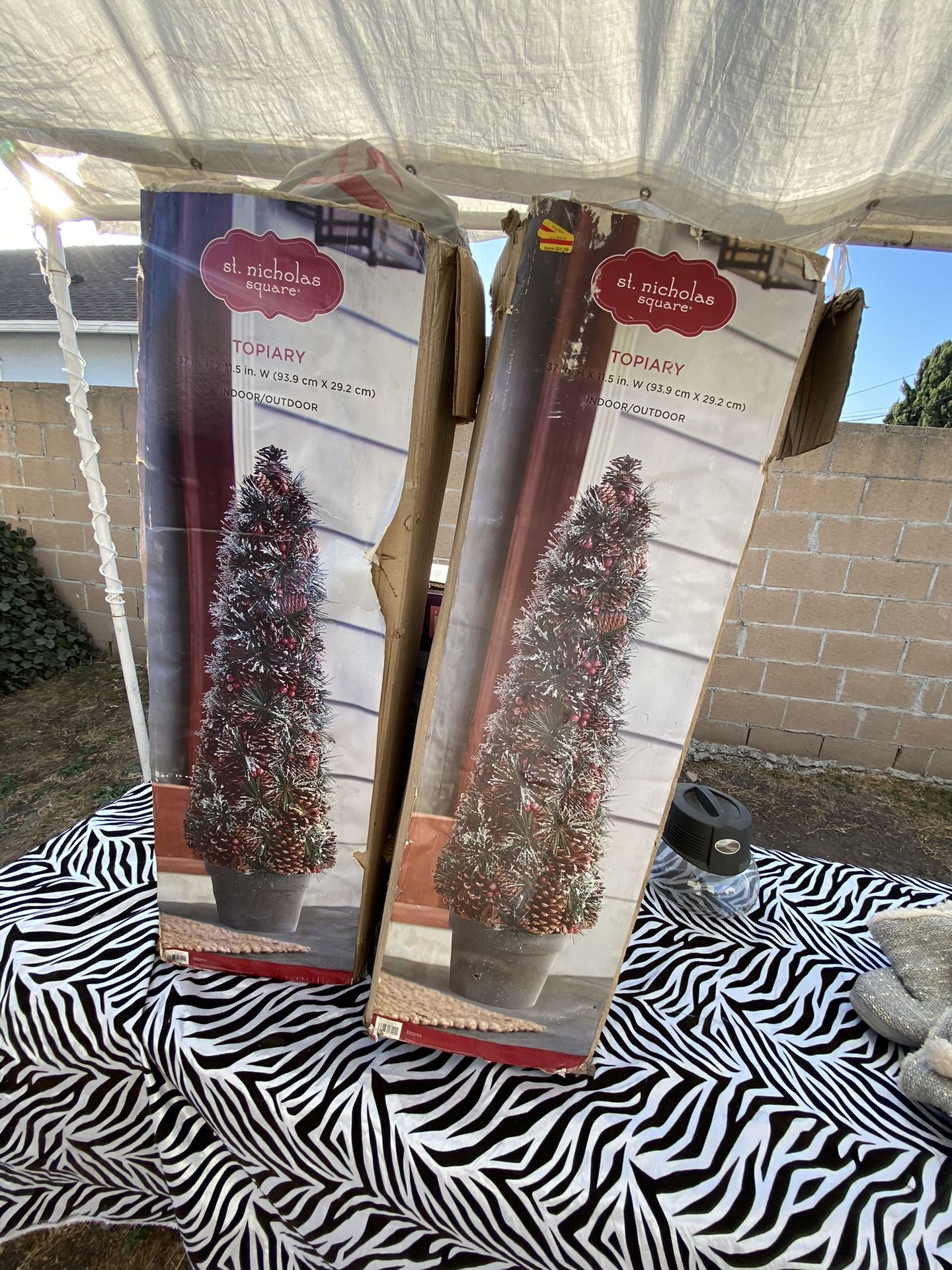 Xmas Topiary $6