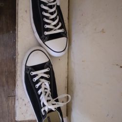 Converse Chuck Taylor Size 12 Mens 