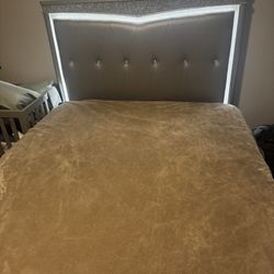 Bed Set With Mattress 