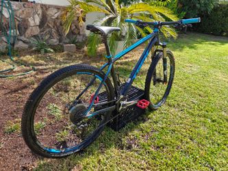 Hardtail 29er Mountain Bike—Trek Superfly 7 size M/L