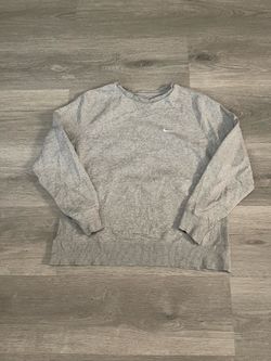 Vintage 2000s Nike Men’s Gray Crewneck Sweater