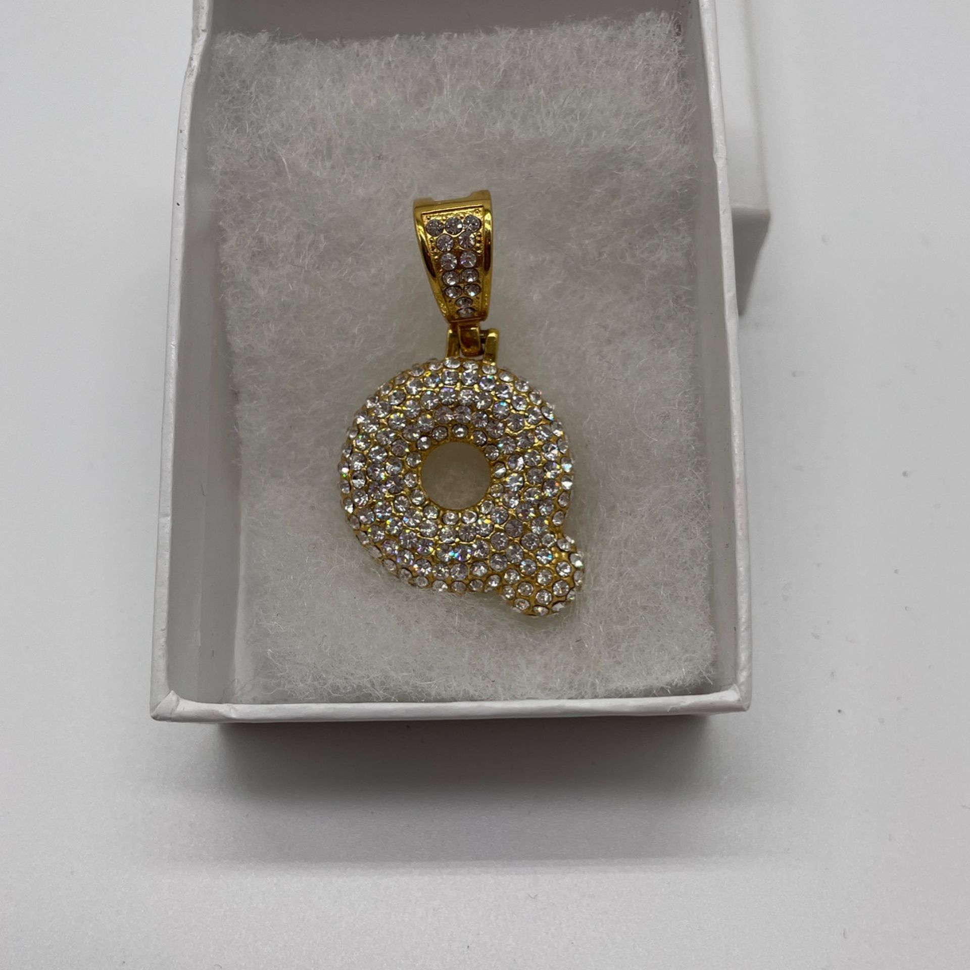 Q Icy Pendant