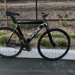 Throne Tracklord Maxed Out