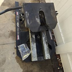 5th Wheel Hitch PULLRITE  Automatilly Slide.