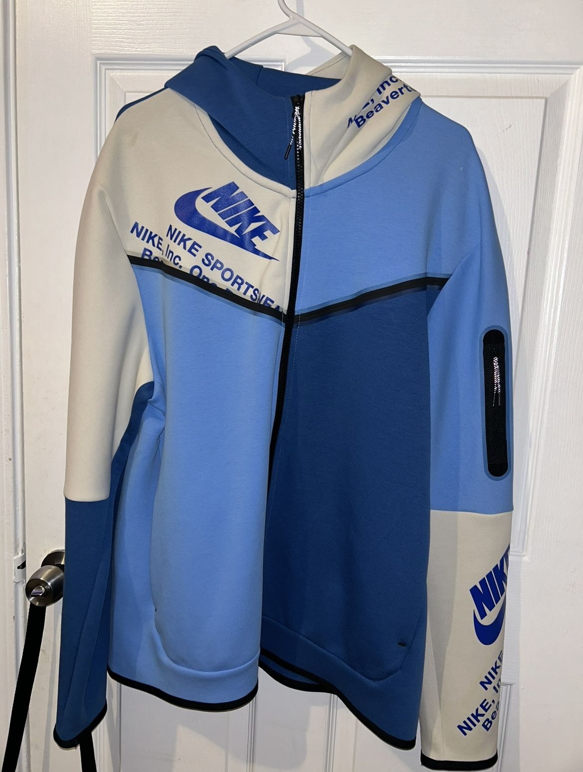 Men Nike Tech Sweater