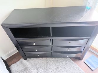 Black Wood Dresser with 6 Drawers