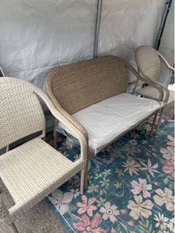 Outdoor chair and loveseat