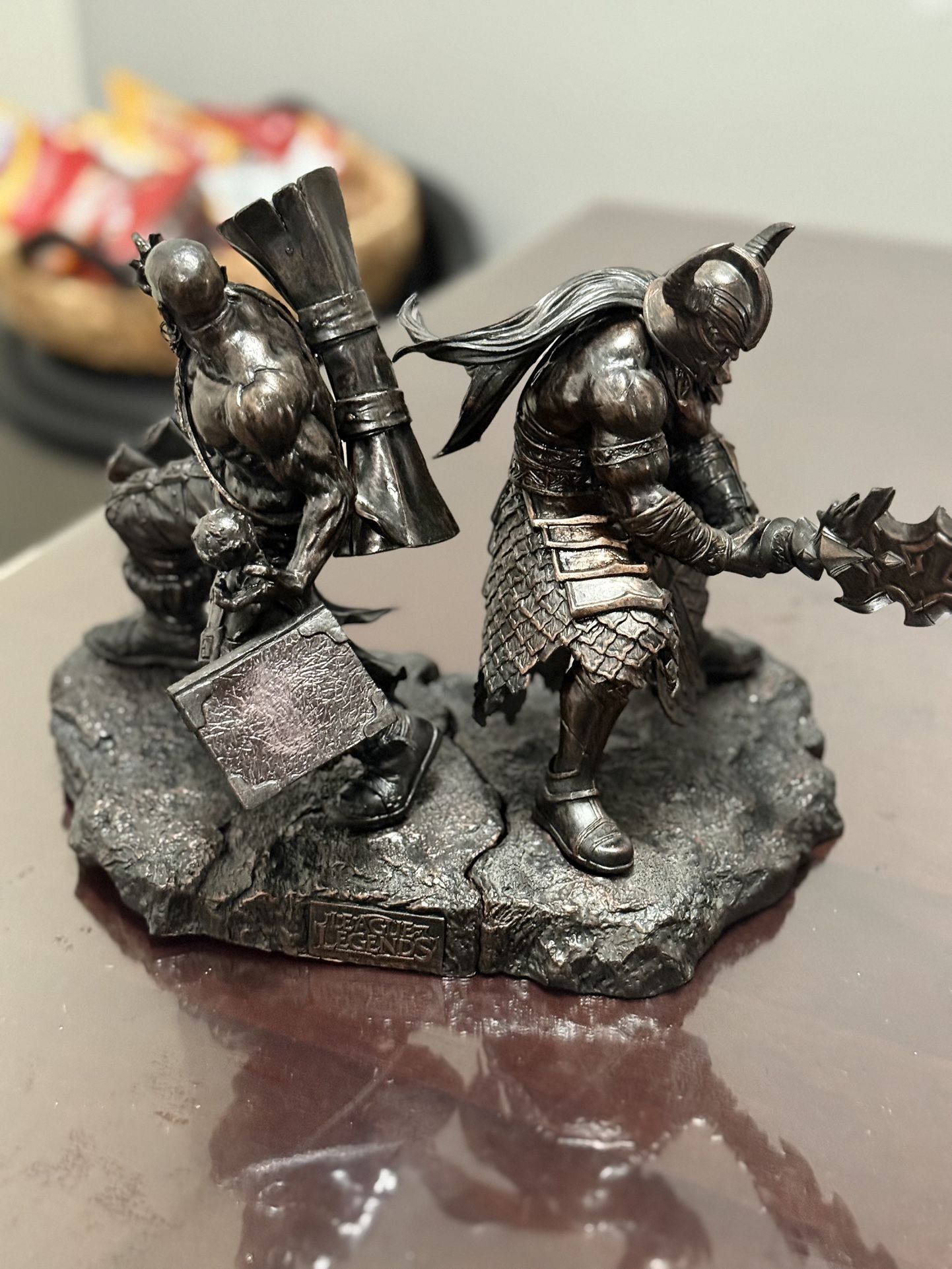 League of legends Ryze and Tryndamere Statues