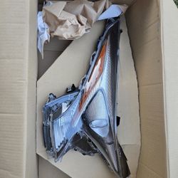 2016-2018 Toyota Prius RT Headlamp 