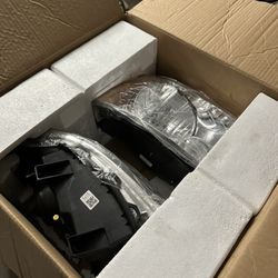 2004 Ford Expedition Headlight Assembly 