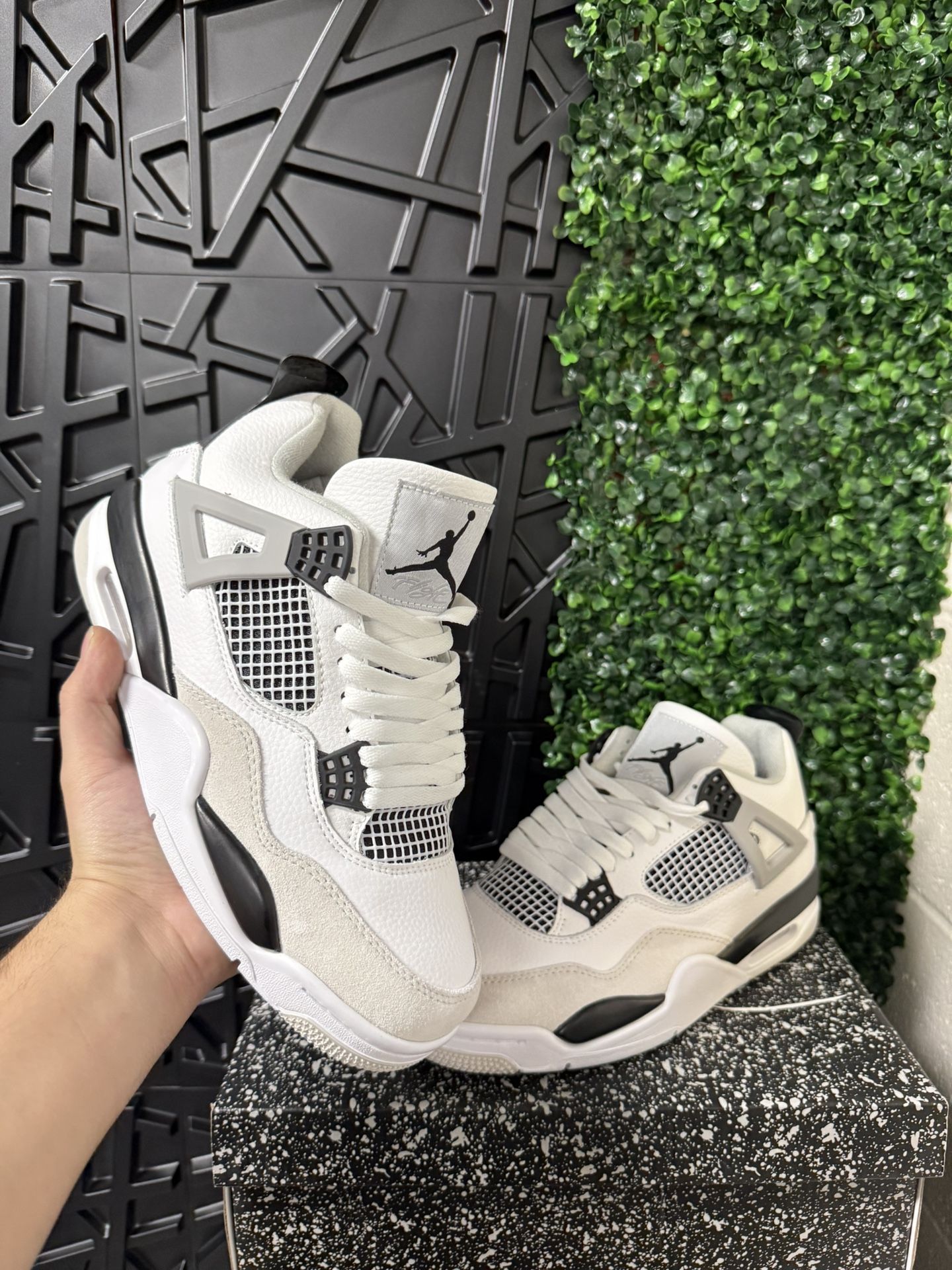 Aj4 Nike Air jordan 4 retro Military Black Size 7,7.5,8,8.5,9,9.5,10,10.5,11,12