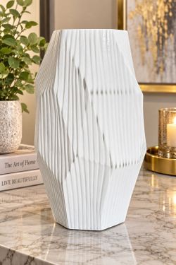 ELK Home Aggie Large White Frosted Glass Vase 16.25” – Modern Decor