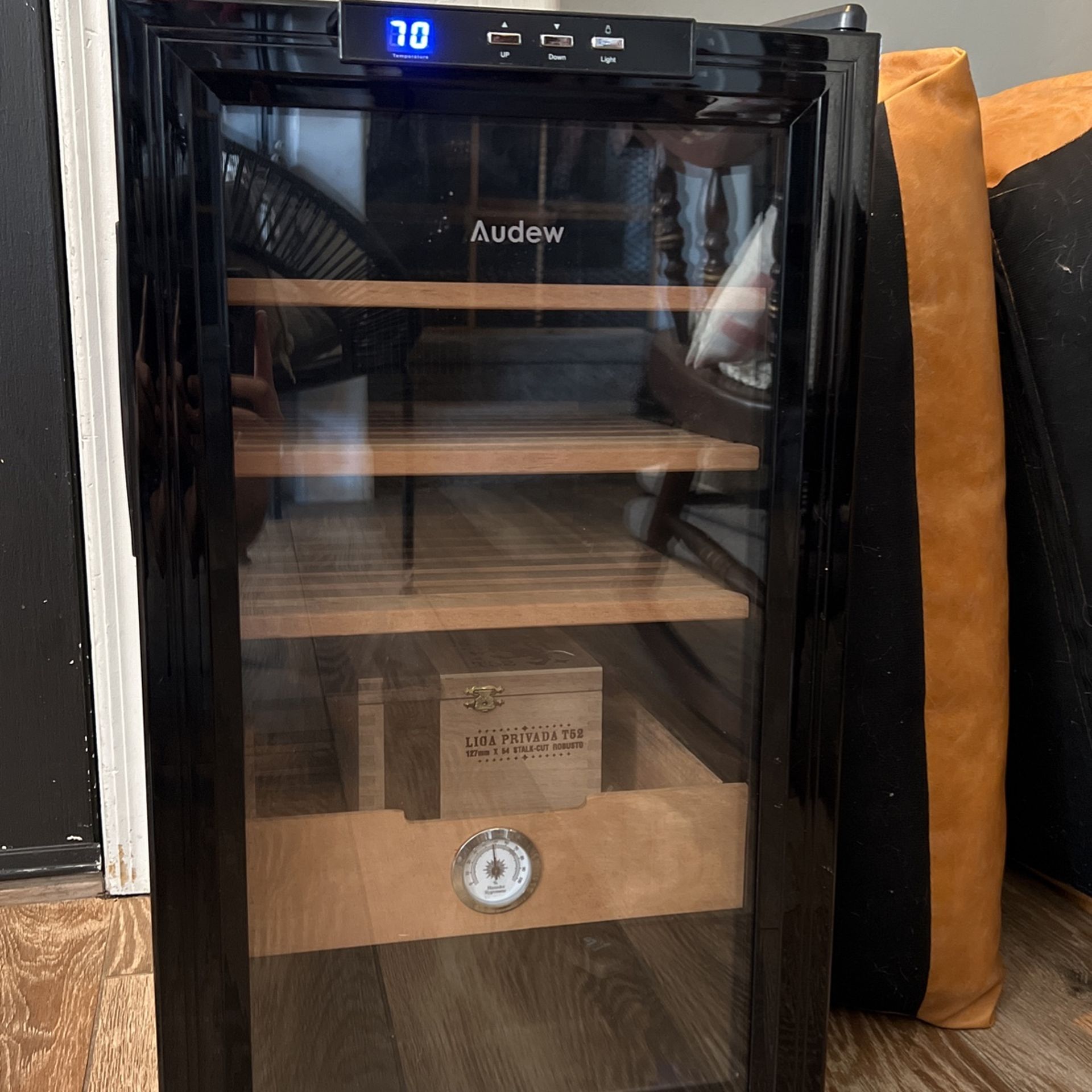 Audew JC-48A Electronic Cigar Cooler Humidor Spanish Cedar Wood 300 Capacity