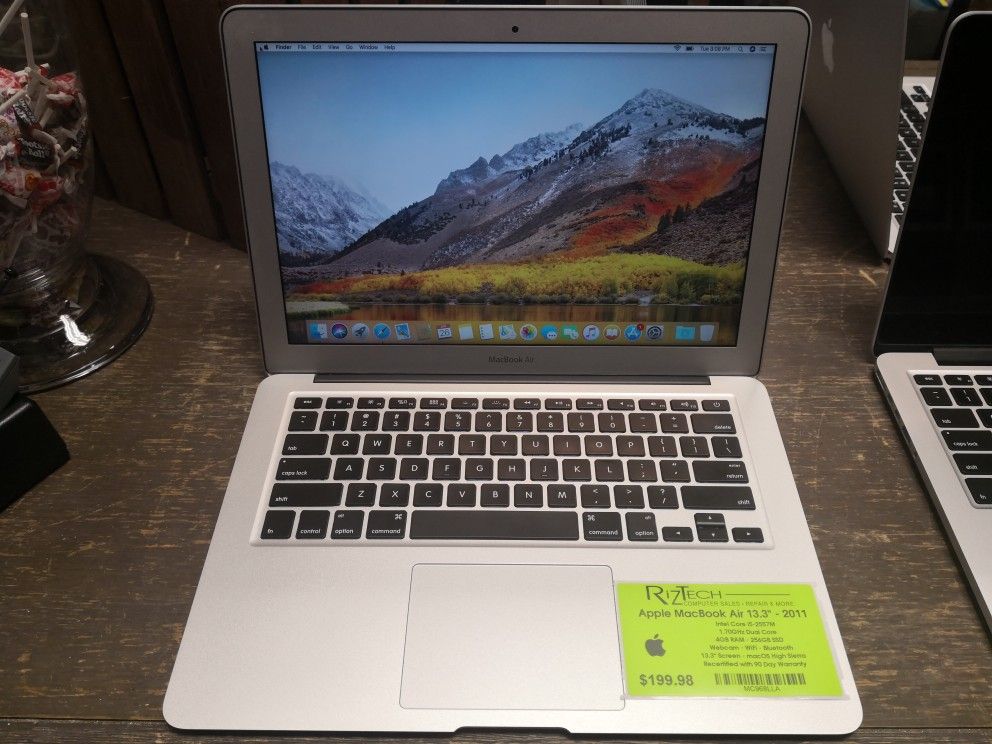 Apple MacBook Air 13.3" - 2011