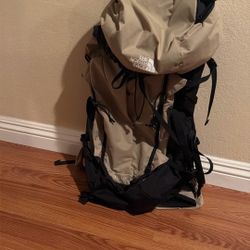 North Face Tellus 35 Hiking Backpack 35L Trail Pack Adjustable Suspension 