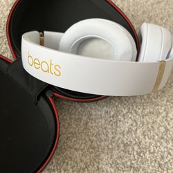 Beats Studio3 Over-Ear Noise Canceling Bluetooth Wireless Headphones