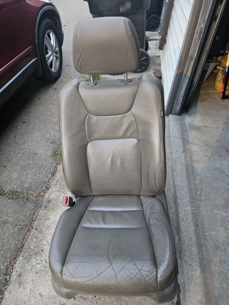 Honda Ridgeline Driver's Seat BROWN