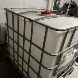 250 gallon water tank
