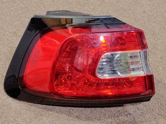 14-18 Jeep Cherokee Driver Side Tail Light