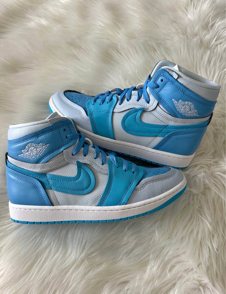 Jordan 1 MM HIGH SIZE 11.5 for women and SIZE 10.5 for men