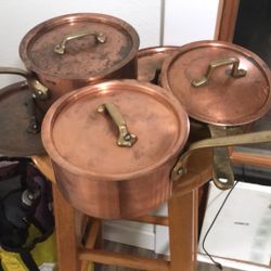 Four Vintage Copper Pots With Lids Plus 2 Extra Lids