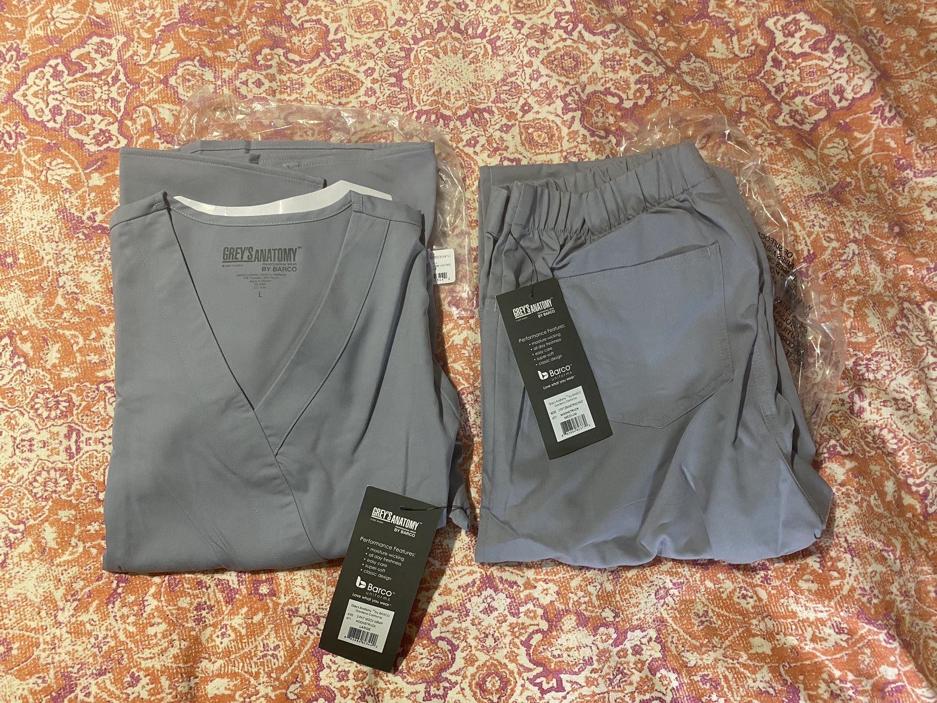 Brand New With Tags Greys’s Anatomy Woman Scrubs Size Large