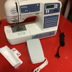 Brother XR9500PRW Project Runway Limited Edition Computerized Sewing Machine. 