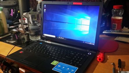 TOSHIBA SATELLITE C55 LAPTOP LIKE NEW