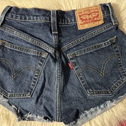 501 Levi’s Women Shorts 