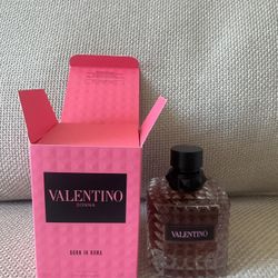 Valentino Donna Born in Roma Perfurme