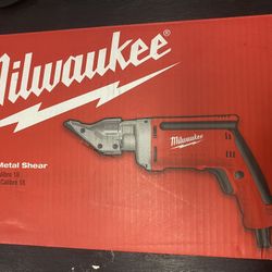 MILWAUKEE 6.8 AMP 18-GAUGE METAL SHEAR