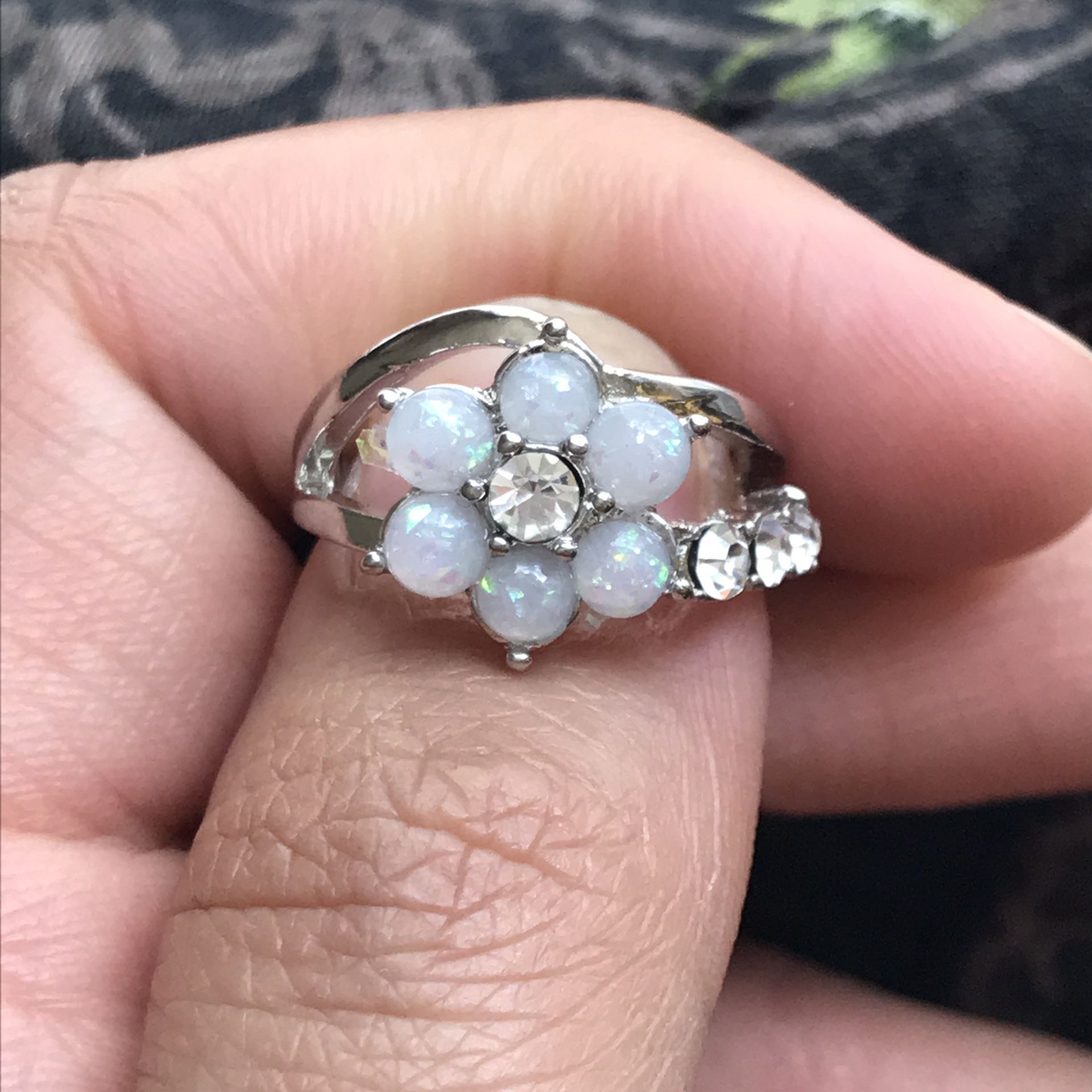 Silver ring women’s jewelry accessory