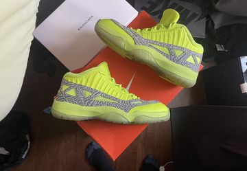 Jordan 11 Volt 