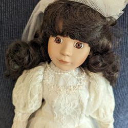 Beautiful Collectable Porcelain Bridal Doll