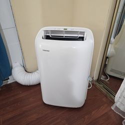 NEW AC PORTABLE TOSHIBA 8000 BTU WIFI 350 SQ FT COMES WITH ACCESSORIES REMOTE CONTROL, EXHAUST HOSE,WINDOW KIT FOR ANY QUESTION TEXT ME PLEASE HABLO E