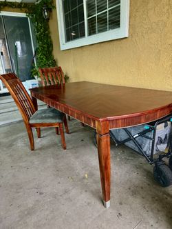 Solid Wood Dining Table w/ Chairs – Excellent Condition