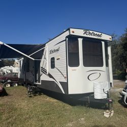 2015 39’ 2 Bedroom Retreat 