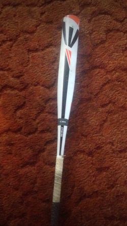 White Easton MAKO baseball bat