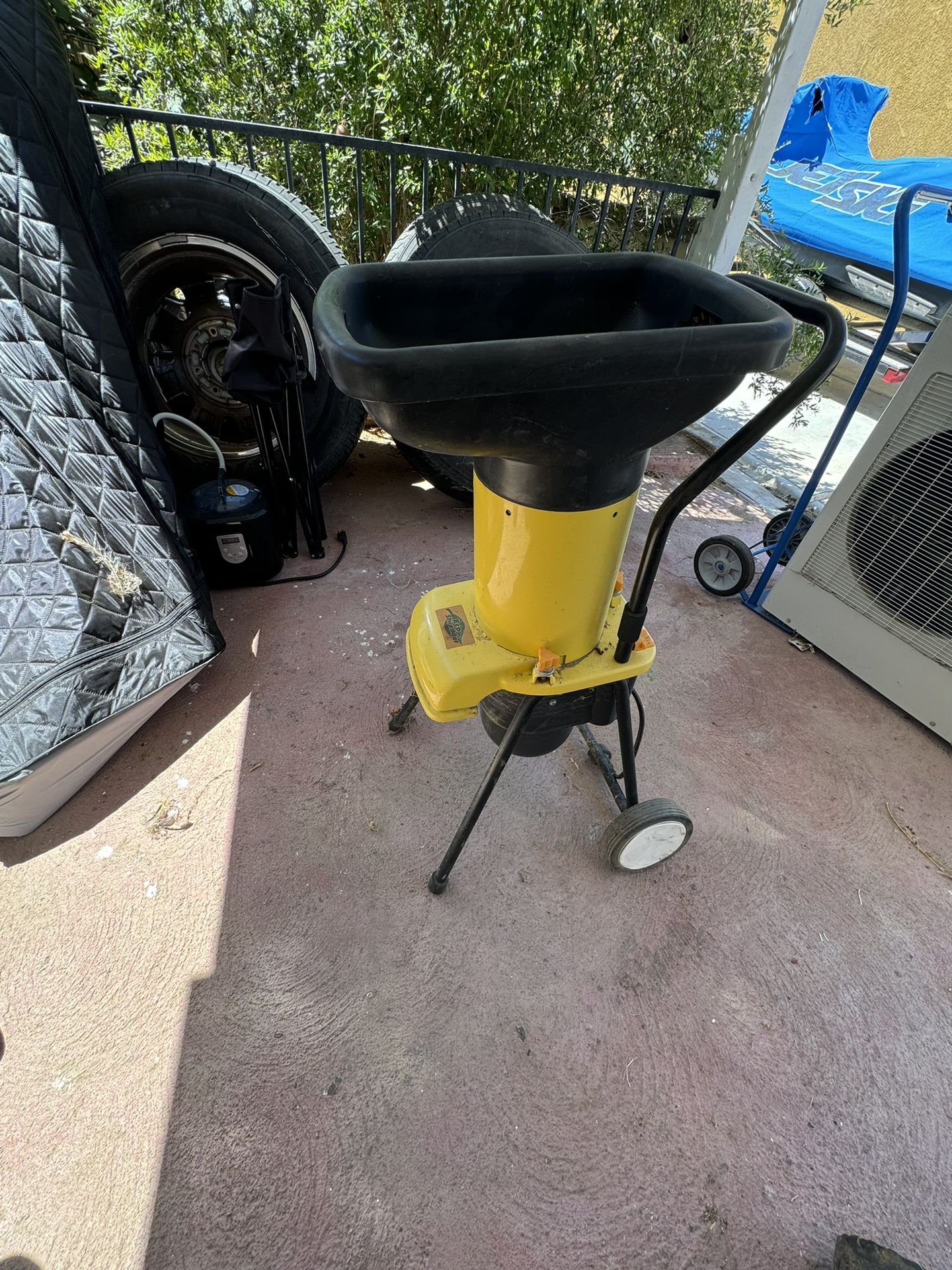 Eco Shredder 2.5 HP Electric Chipper / Shredder / Mulcher