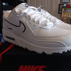 Nike Air Maxes White Size 10.5 🔥🔥