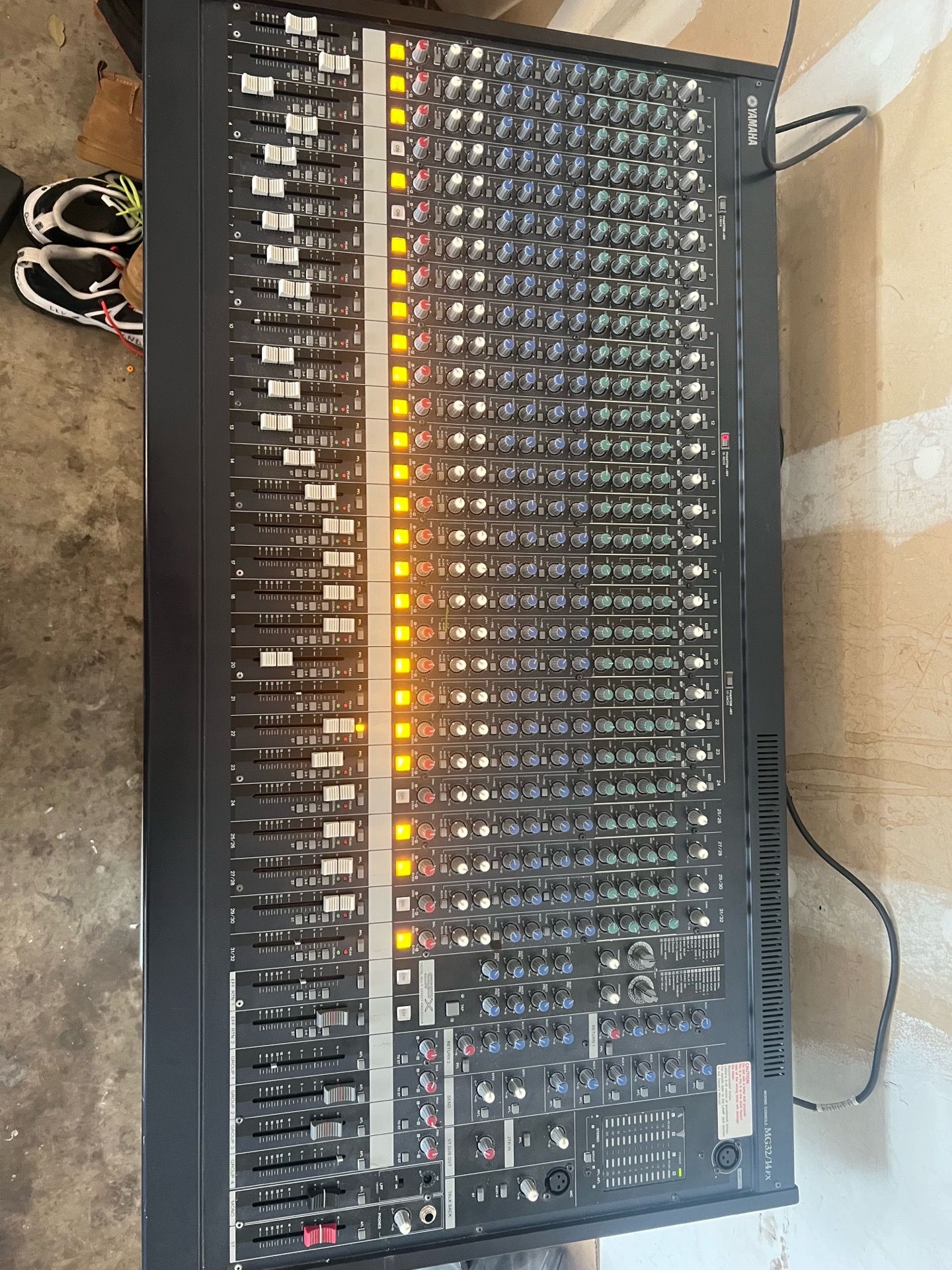 Yamaha MG32/14FX 32-Channel Analog Mixer – Excellent Condition