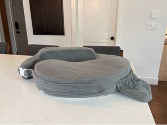 Breastfeeding pillow