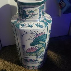 Large Vintage Chinoserie Vase