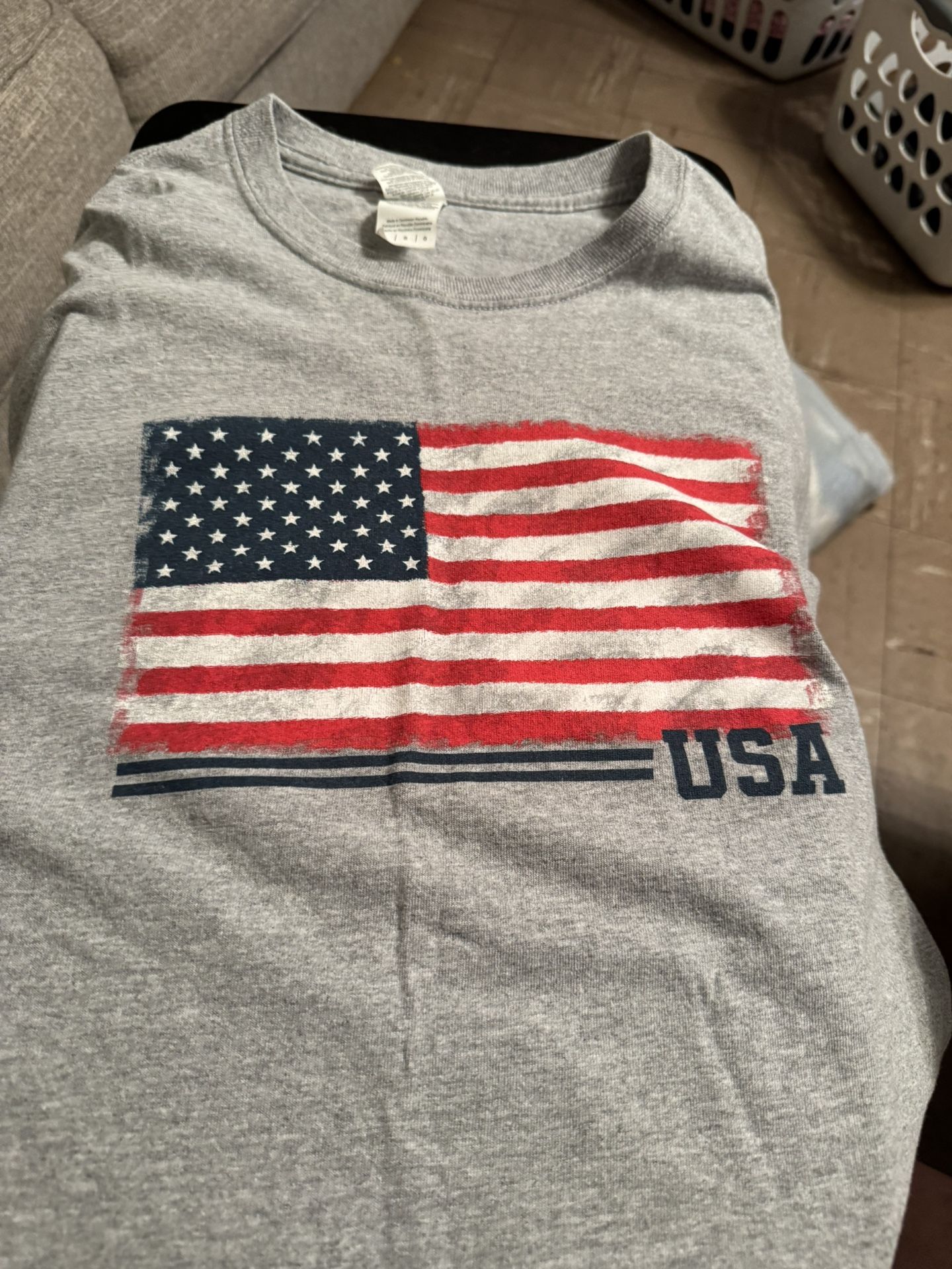 TEE SHIRT