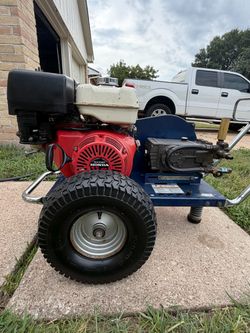 GRACO 3040 working good 3600 PSI - 4 GPM