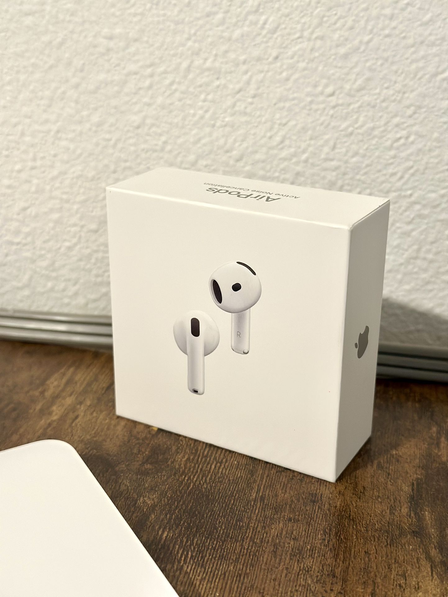 X’mas Gift Idea 🎁 Brand New Apple AirPod 4 w Noise Cancellation MSRP $179 NOW $135